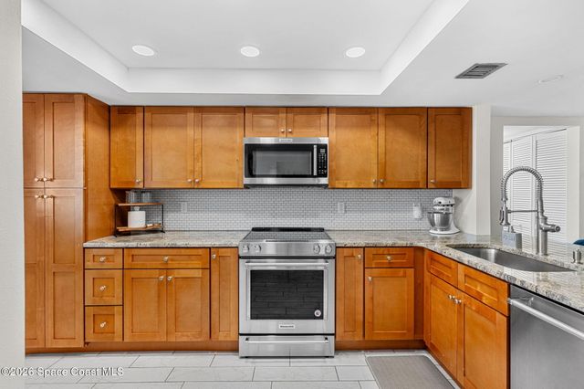 3060 N Atlantic Avenue 209, Cocoa Beach, FL 32931