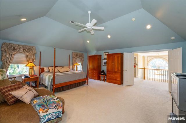 9 Ralph Drive, Fairfield, NJ 07004