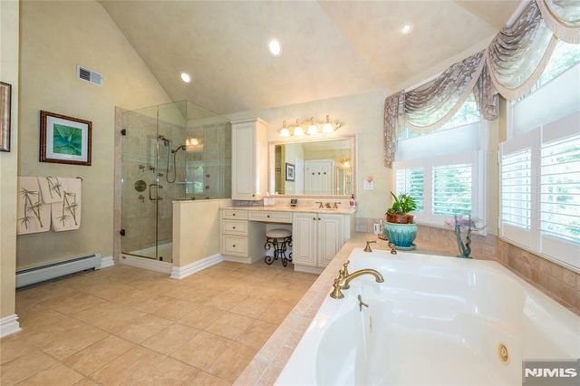 9 Ralph Drive, Fairfield, NJ 07004