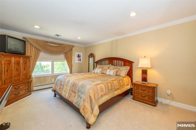 9 Ralph Drive, Fairfield, NJ 07004