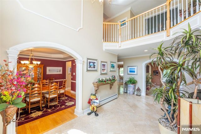 9 Ralph Drive, Fairfield, NJ 07004