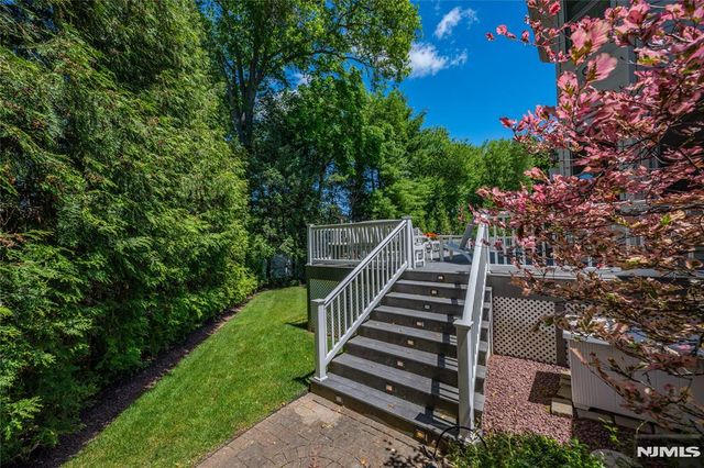 9 Ralph Drive, Fairfield, NJ 07004