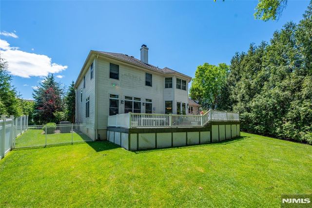 9 Ralph Drive, Fairfield, NJ 07004