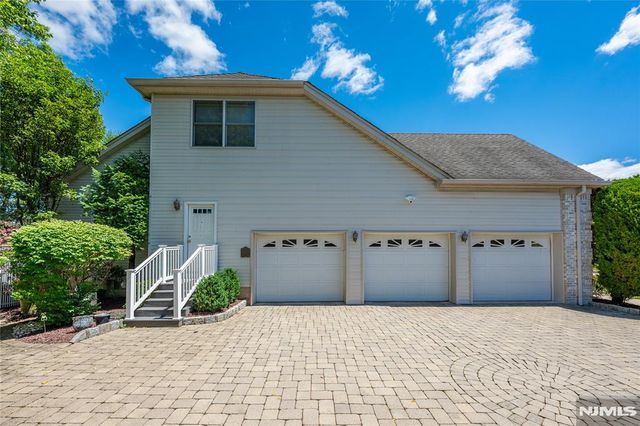 9 Ralph Drive, Fairfield, NJ 07004