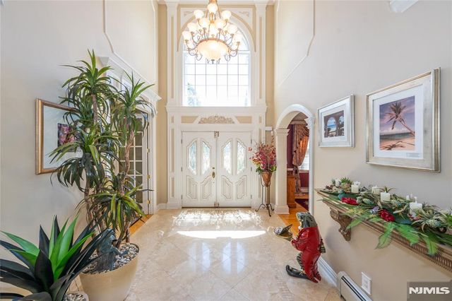 9 Ralph Drive, Fairfield, NJ 07004