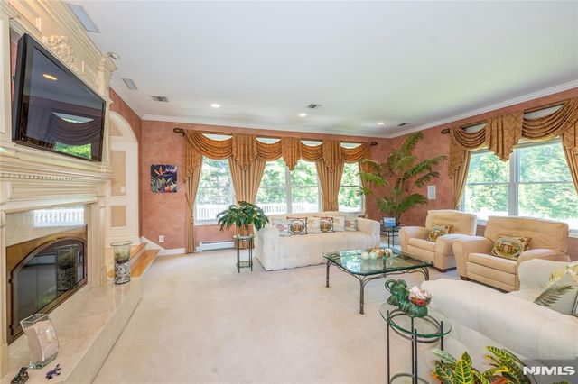 9 Ralph Drive, Fairfield, NJ 07004