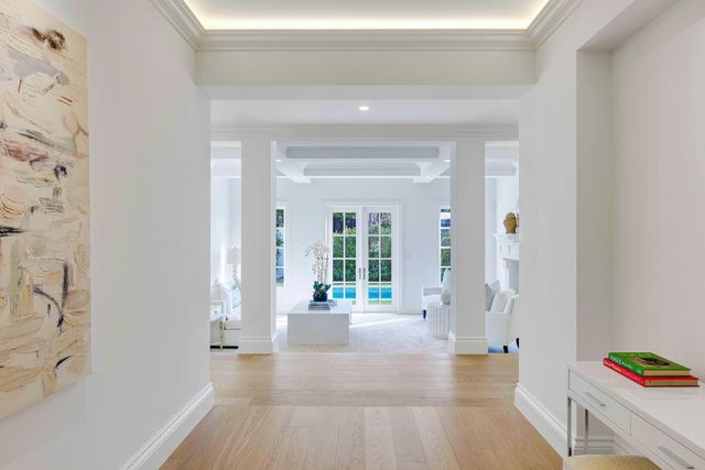 220 Esplanade Way, Palm Beach, FL 33480