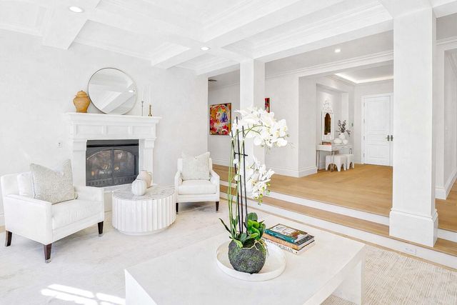 220 Esplanade Way, Palm Beach, FL 33480