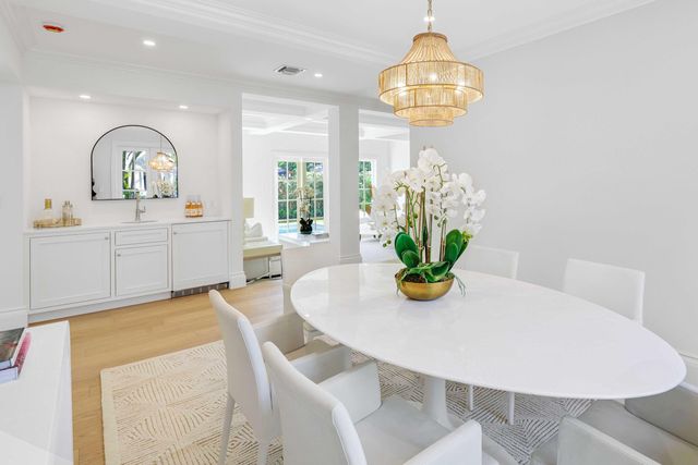 220 Esplanade Way, Palm Beach, FL 33480