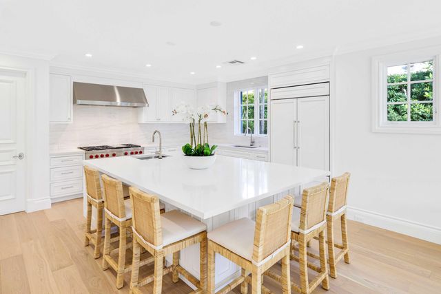 220 Esplanade Way, Palm Beach, FL 33480