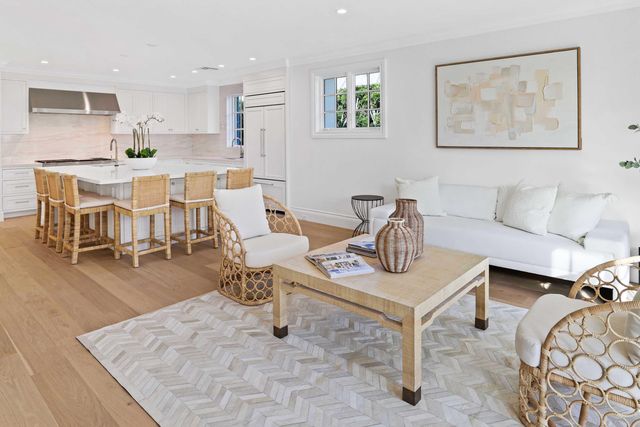 220 Esplanade Way, Palm Beach, FL 33480