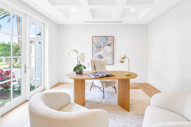 220 Esplanade Way, Palm Beach, FL 33480