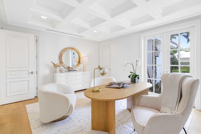 220 Esplanade Way, Palm Beach, FL 33480