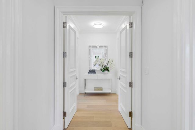 220 Esplanade Way, Palm Beach, FL 33480