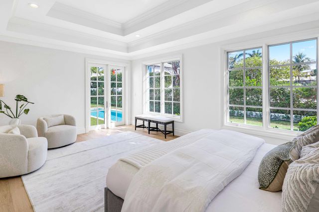 220 Esplanade Way, Palm Beach, FL 33480