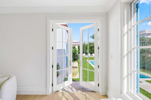 220 Esplanade Way, Palm Beach, FL 33480