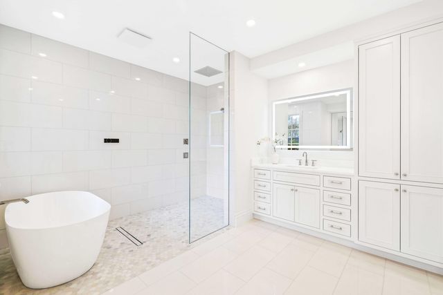 220 Esplanade Way, Palm Beach, FL 33480