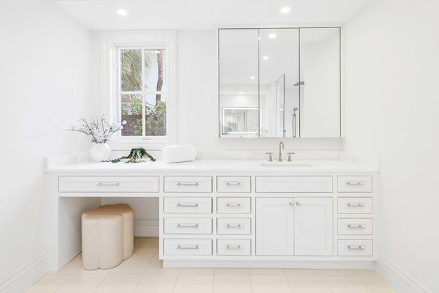 220 Esplanade Way, Palm Beach, FL 33480