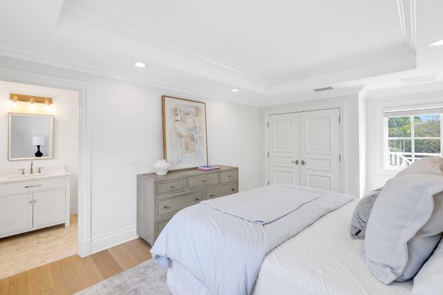 220 Esplanade Way, Palm Beach, FL 33480