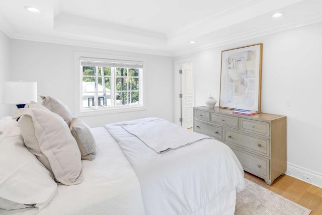 220 Esplanade Way, Palm Beach, FL 33480