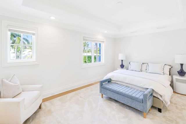 220 Esplanade Way, Palm Beach, FL 33480