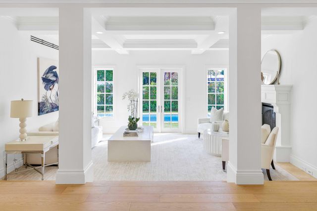 220 Esplanade Way, Palm Beach, FL 33480