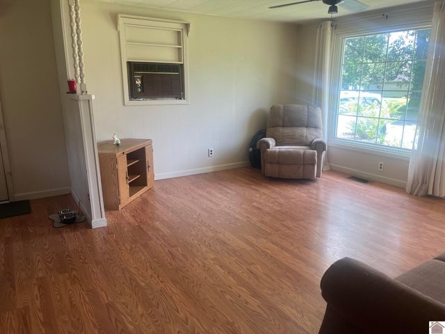 2220 W Hovekamp Rd, Paducah, KY 42003