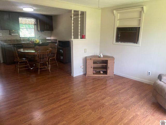 2220 W Hovekamp Rd, Paducah, KY 42003