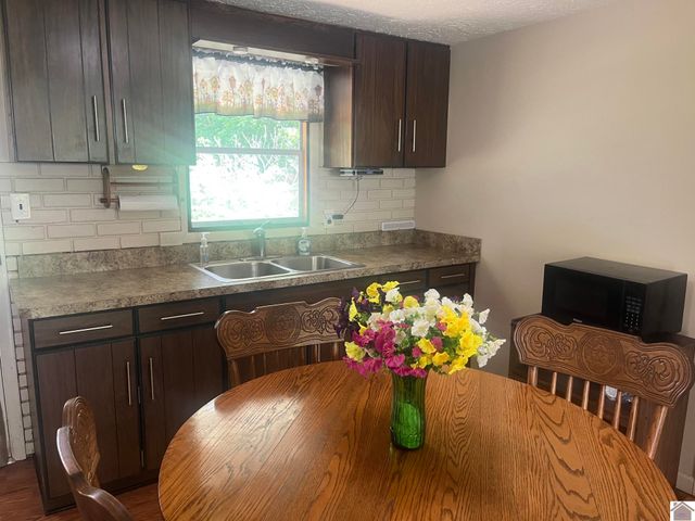 2220 W Hovekamp Rd, Paducah, KY 42003