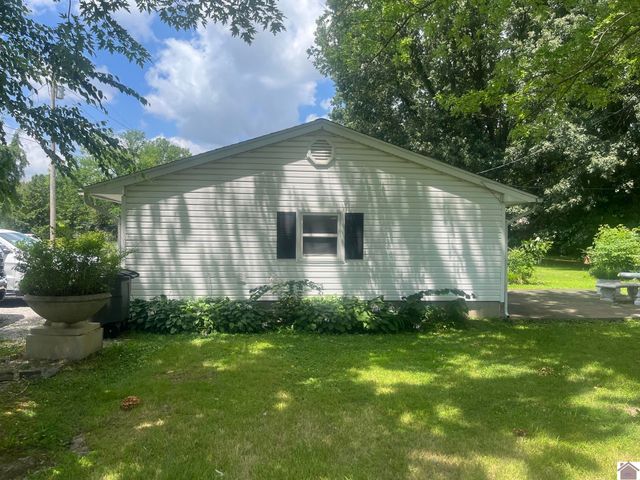 2220 W Hovekamp Rd, Paducah, KY 42003