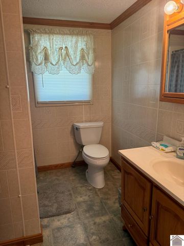 2220 W Hovekamp Rd, Paducah, KY 42003