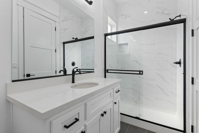 9807 S Plaza De Oro Dr, Oakdale, CA 95361