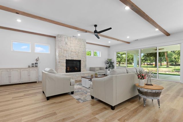 9807 S Plaza De Oro Dr, Oakdale, CA 95361