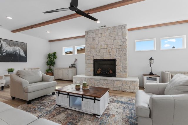 9807 S Plaza De Oro Dr, Oakdale, CA 95361