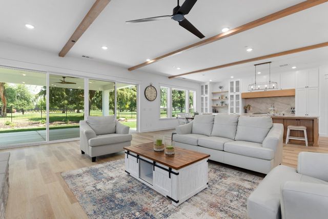 9807 S Plaza De Oro Dr, Oakdale, CA 95361