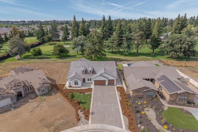 9807 S Plaza De Oro Dr, Oakdale, CA 95361