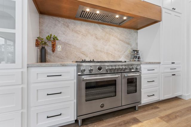 9807 S Plaza De Oro Dr, Oakdale, CA 95361