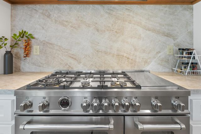 9807 S Plaza De Oro Dr, Oakdale, CA 95361