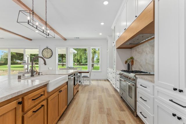 9807 S Plaza De Oro Dr, Oakdale, CA 95361