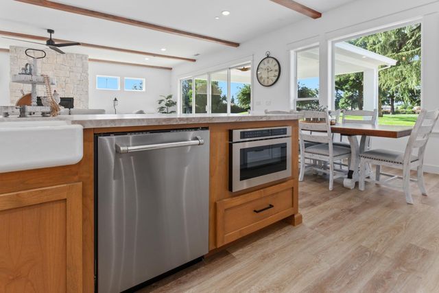 9807 S Plaza De Oro Dr, Oakdale, CA 95361