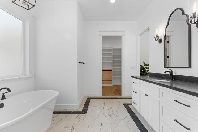 9807 S Plaza De Oro Dr, Oakdale, CA 95361