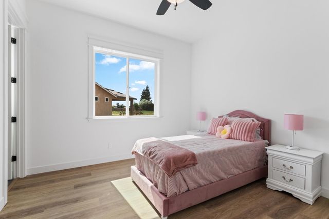 9807 S Plaza De Oro Dr, Oakdale, CA 95361