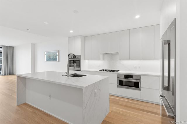 140 Boardwalk 905, Long Beach, NY 11561
