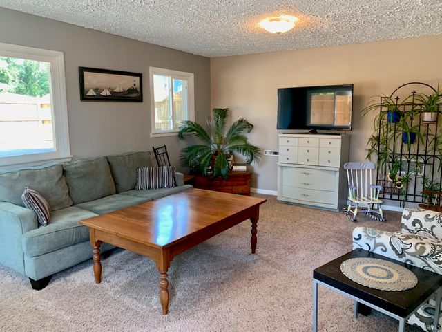 150 W Wayside Drive, Bloomington, IN 47403