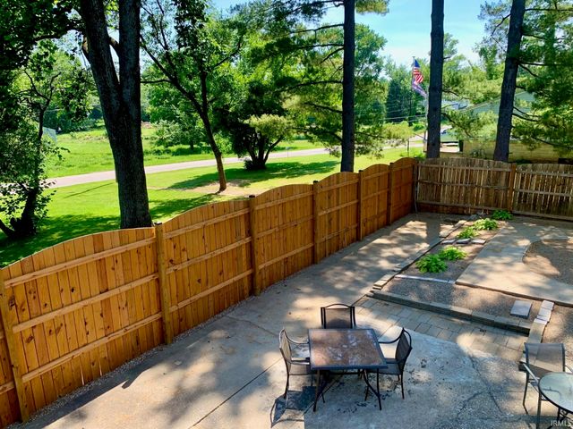 150 W Wayside Drive, Bloomington, IN 47403