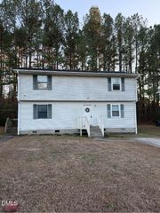1421 Cherrycrest Drive, Durham, NC 27704