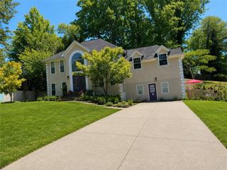 809 Pine Ridge Bend, Stone Mountain, GA 30087