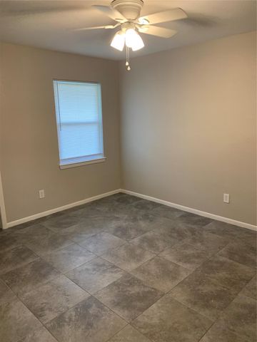 1110 E Rutgers Lane, Deer Park, TX 77536