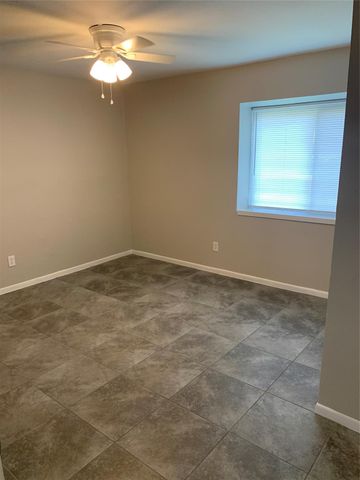 1110 E Rutgers Lane, Deer Park, TX 77536