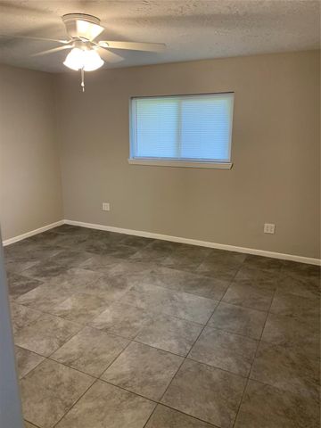 1110 E Rutgers Lane, Deer Park, TX 77536